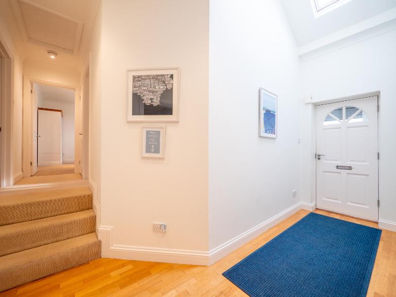 Spacious Family Coastal Retreat Huge Garden - image 37