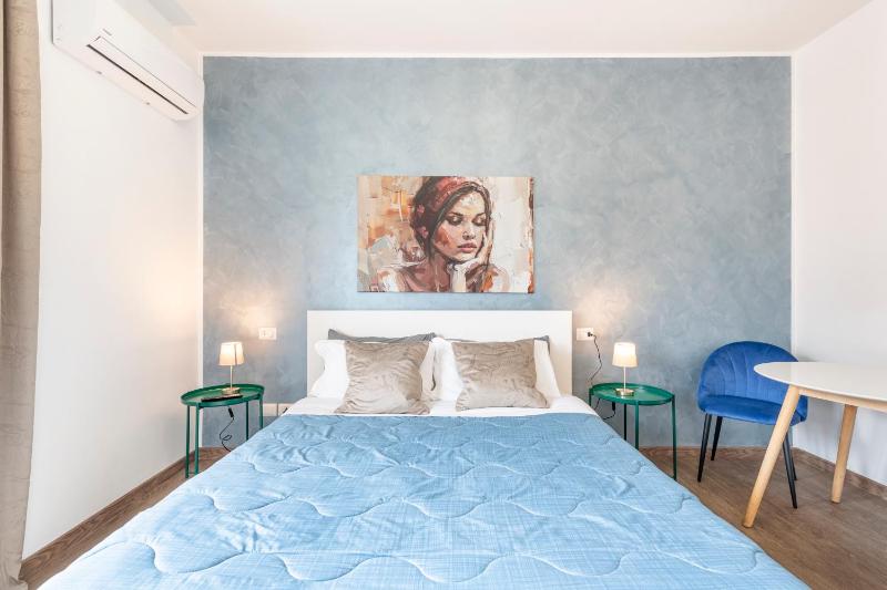 Standard Double Room with Balcony image 3