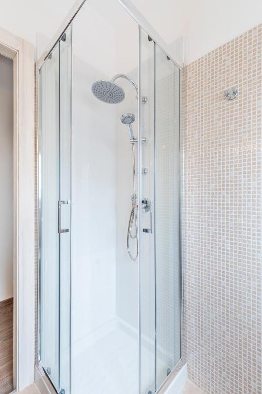 Double Room with Balcony image 4