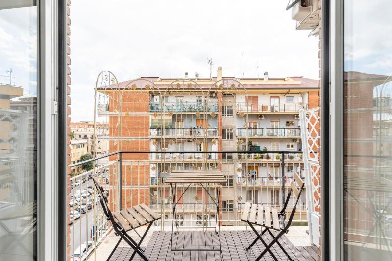 Economy Double Room image 4