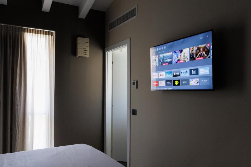 Double or Twin Room image 4