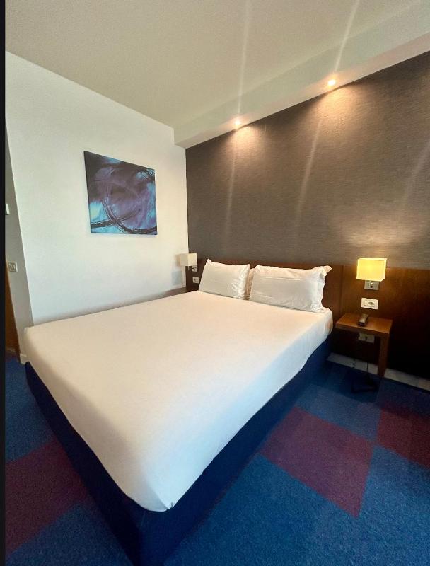 Double Room - Disability Access image 4