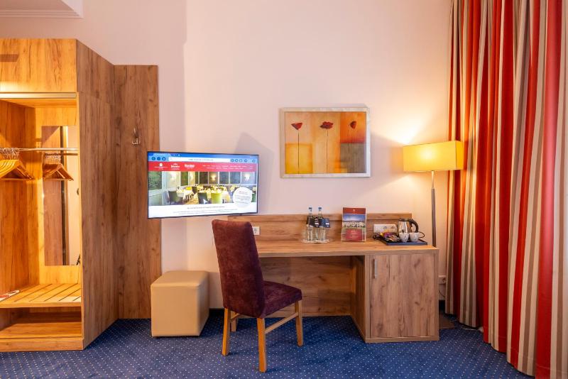 Superior Double Room image 3