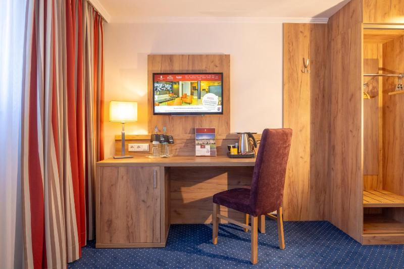 Business Single Room image 4