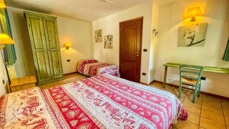 One-Bedroom Apartment image 4