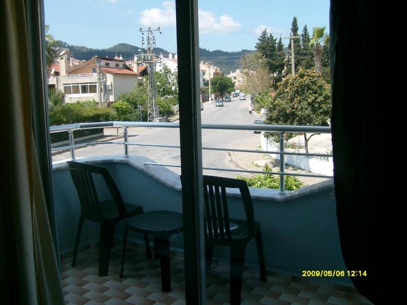 Standard Triple Room image 2