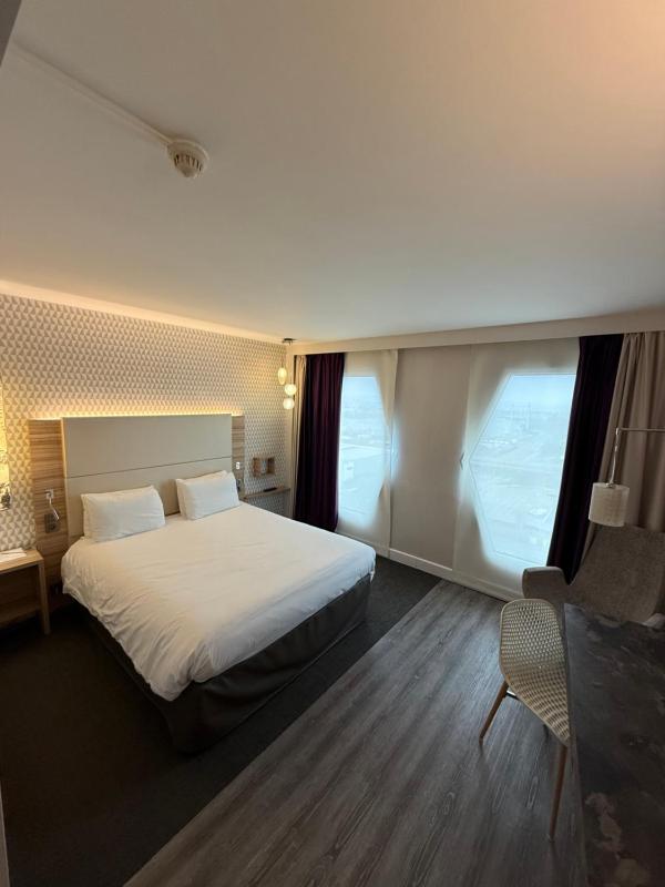 Superior Double Room image 3