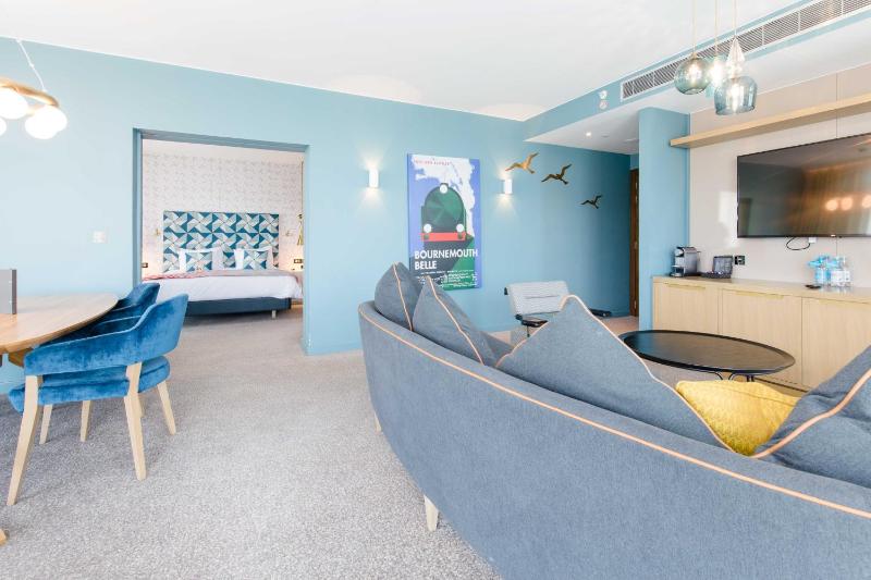 One-Bedroom King Suite image 3