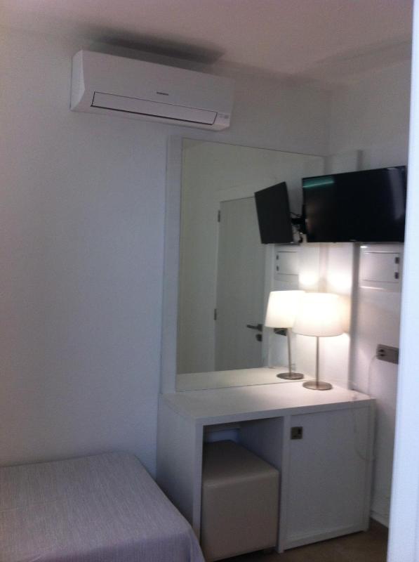 Single Room with Private Bathroom image 3