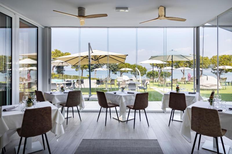 Vision Hotel - image 6