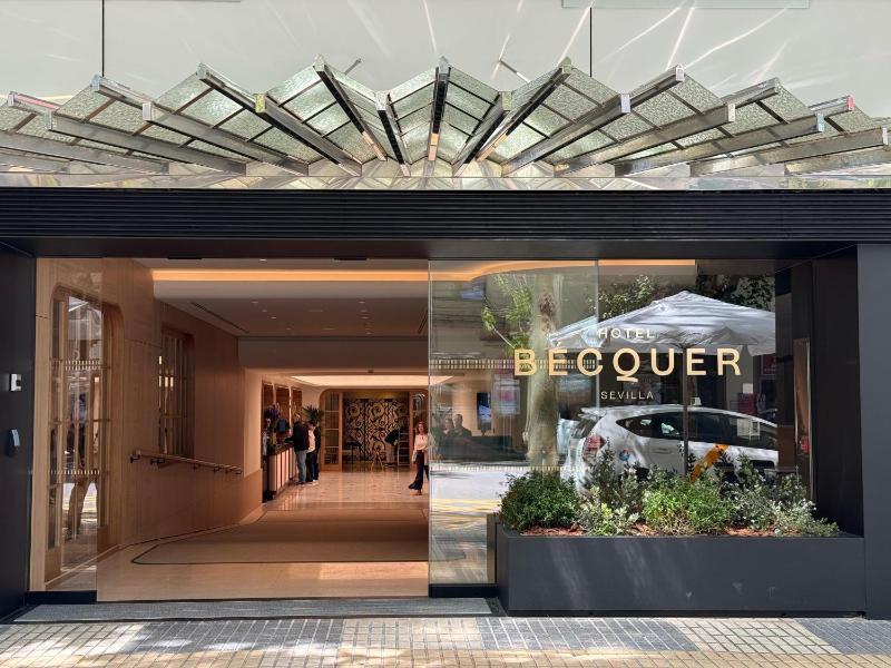 Hotel Bécquer - image 16