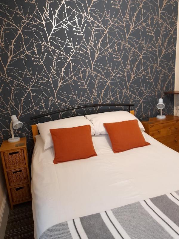 Small Double Room image 4