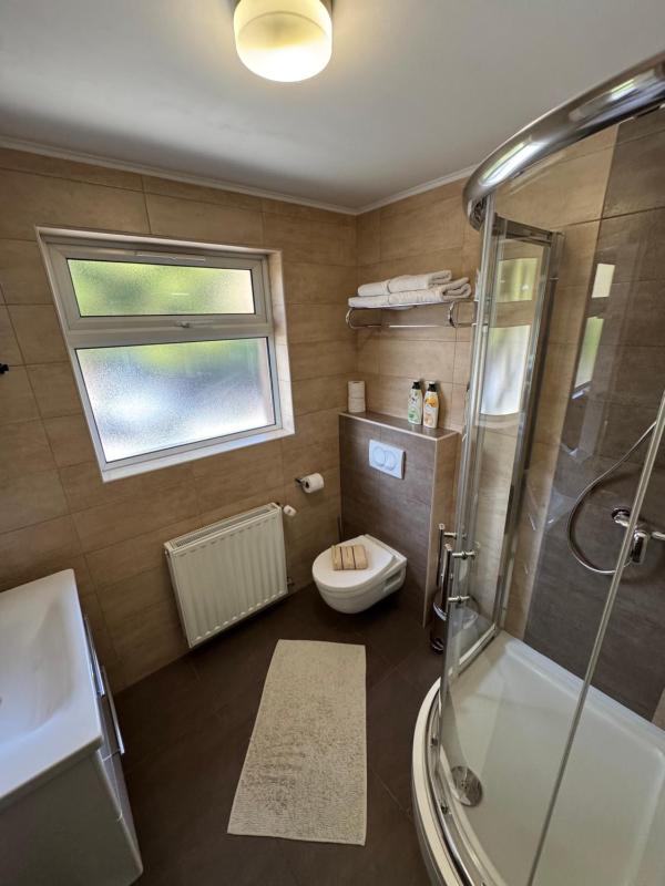 Double Room image 4