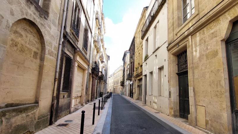 Apartment with Shower image 1