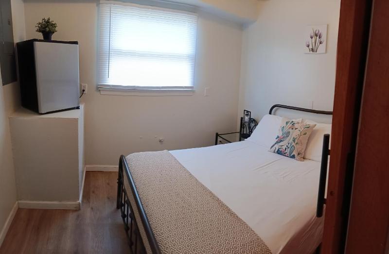 Family Room image 2