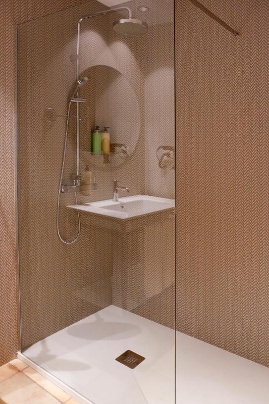 Double or Twin Room (2 Adults + 1 Child) image 4