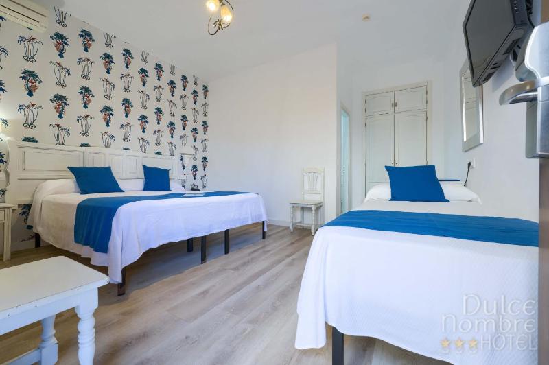 Twin Room with Extra Bed image 1