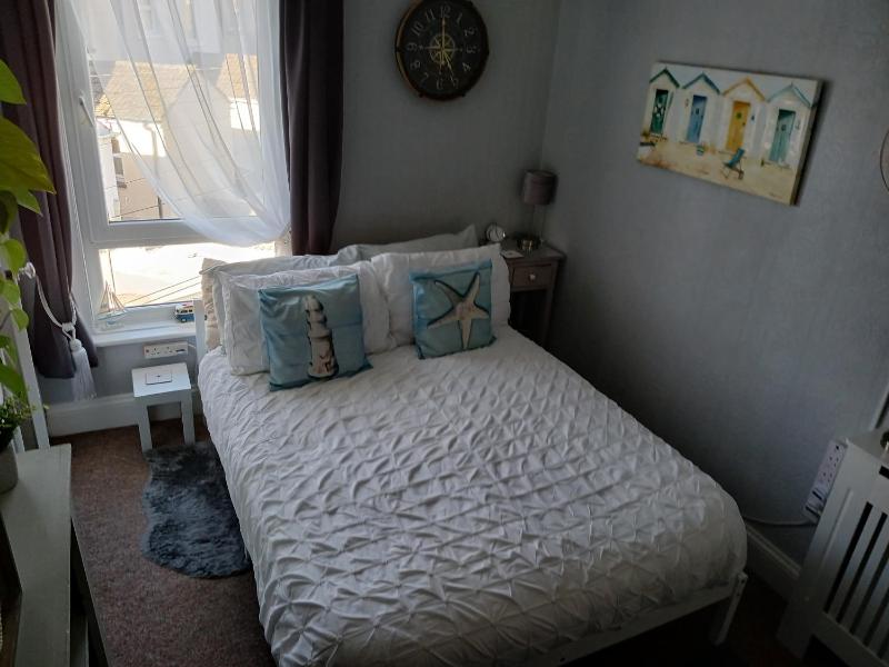 Basic Double Room image 1