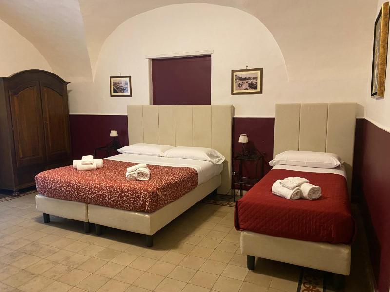 Superior Double Room image 4