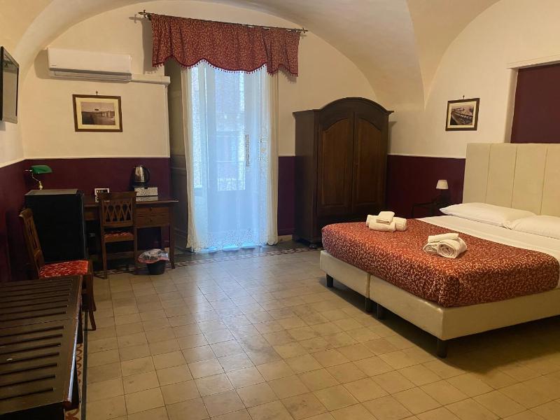 Superior Double Room image 3