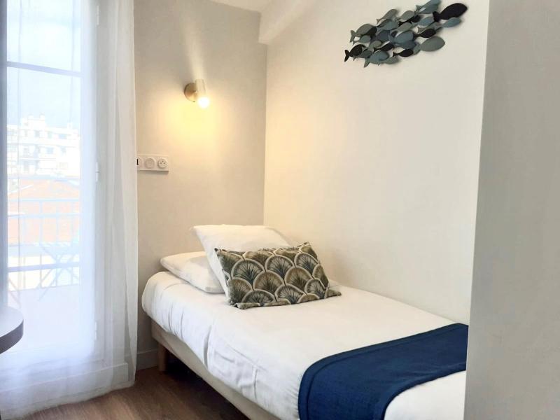 Single Room with Terrace image 3