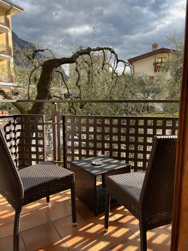 Double Room with Mountain View image 4