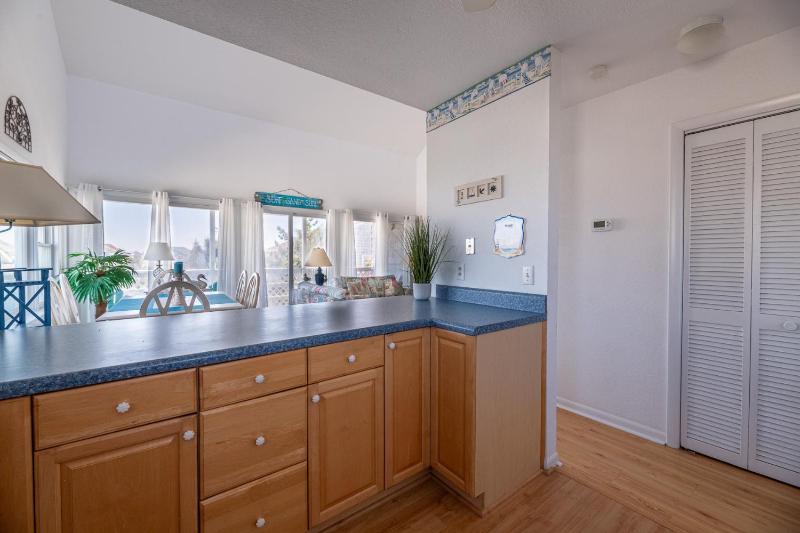 Seas The Day - Corolla Sea Loft Village Condo 65 Yards to Beach Pool Tennis - image 7