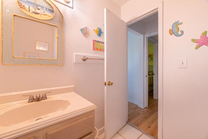 Seas The Day - Corolla Sea Loft Village Condo 65 Yards to Beach Pool Tennis - image 13