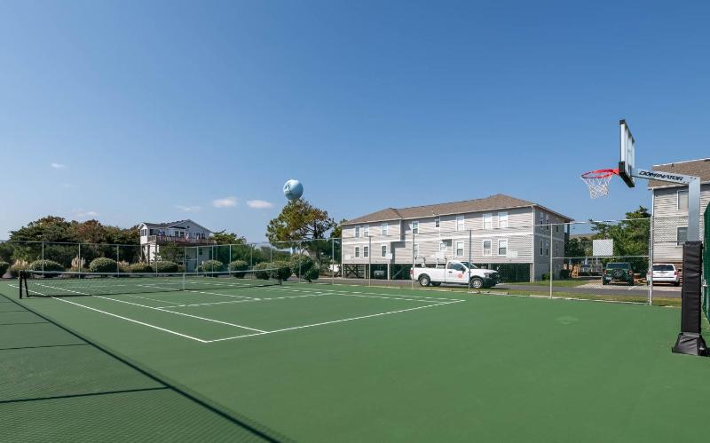 Seas The Day - Corolla Sea Loft Village Condo 65 Yards to Beach Pool Tennis - image 3