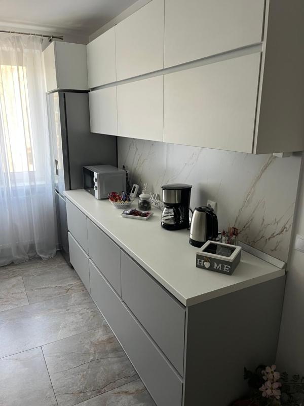 Luxury Apartment - image 3