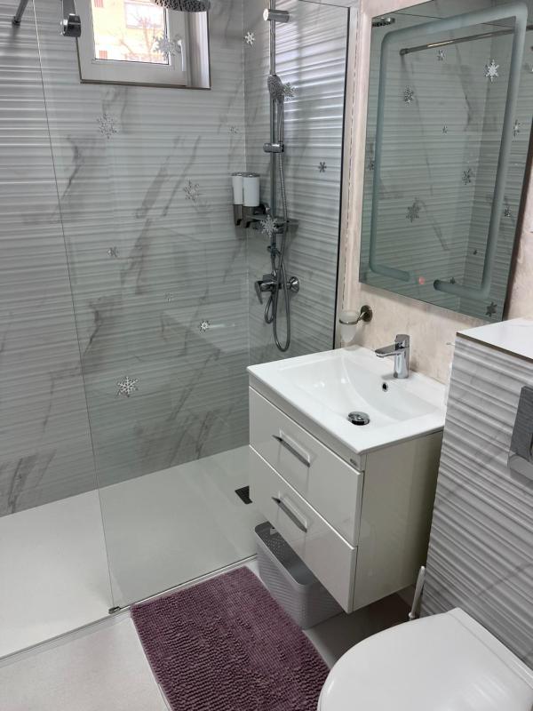 Luxury Apartment - image 24