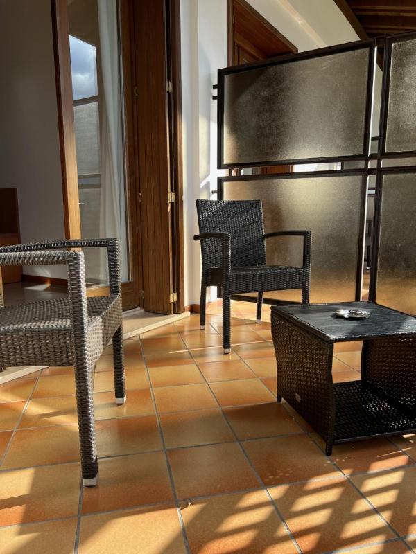 Superior Double Room with Lake View image 2