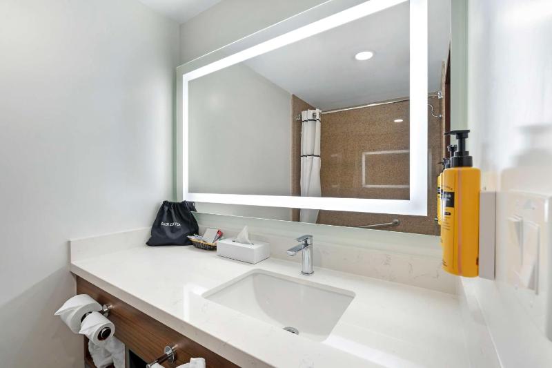 Executive King Room image 2