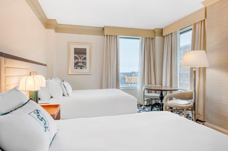 Deluxe Double Room with Two Double Beds image 3