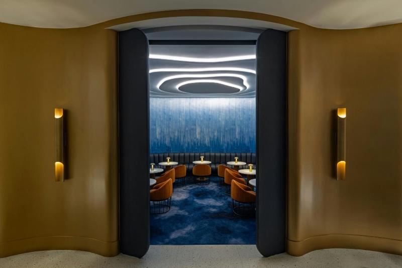 W Dallas - image 14