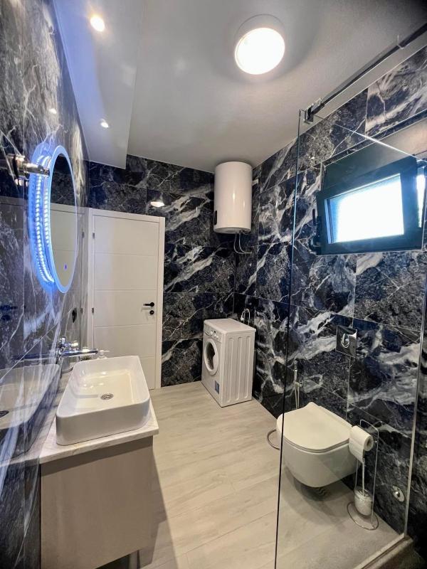 One-Bedroom Apartment image 1