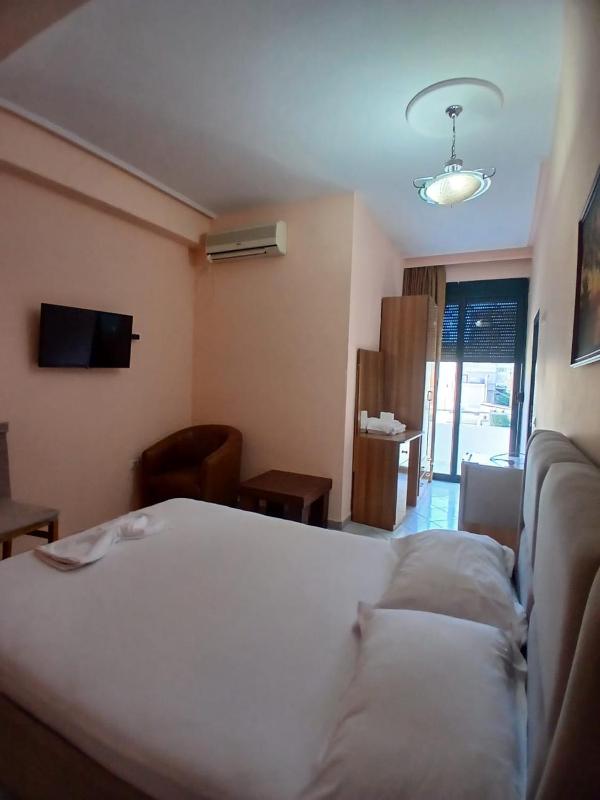 Standard Double Room image 4