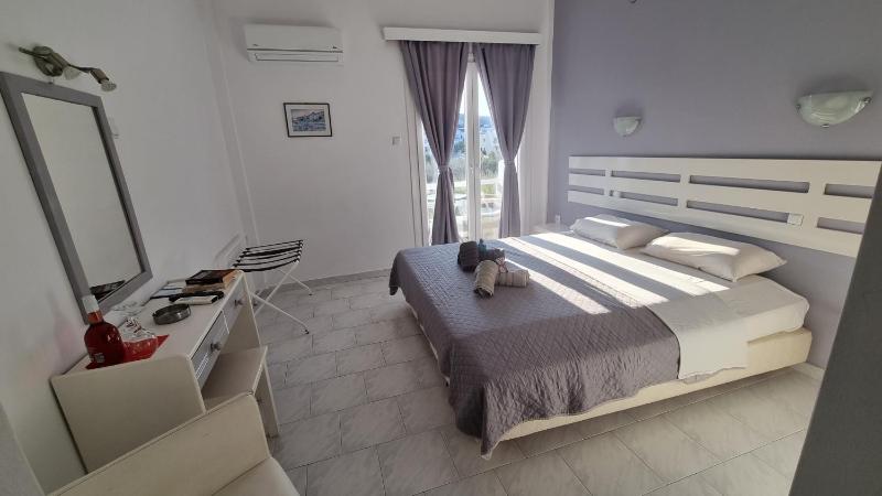 Superior Double or Twin Room with Sea View image 3