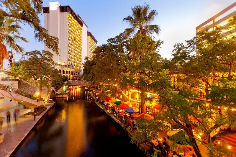 Hilton Palacio Del Rio - image 1