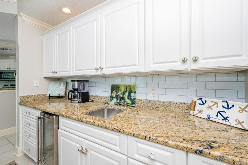 Phoenix on the Bay 1310 condo - image 3