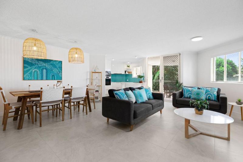 6 Parkshores Sunshine Location Location Location 100m to beach access - image 12