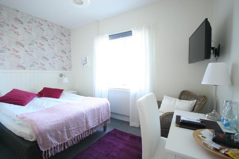 Superior Queen Room image 4