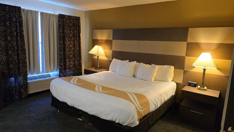Superior King Suite image 1
