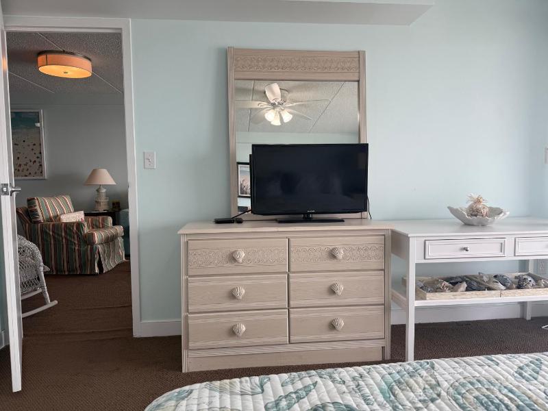 Family Friendly 2BR Amazing Unobstructed Ocean ViewHuge Balcony Pool - image 12