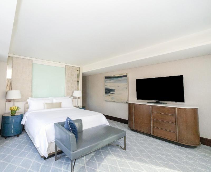Classic King Room image 2
