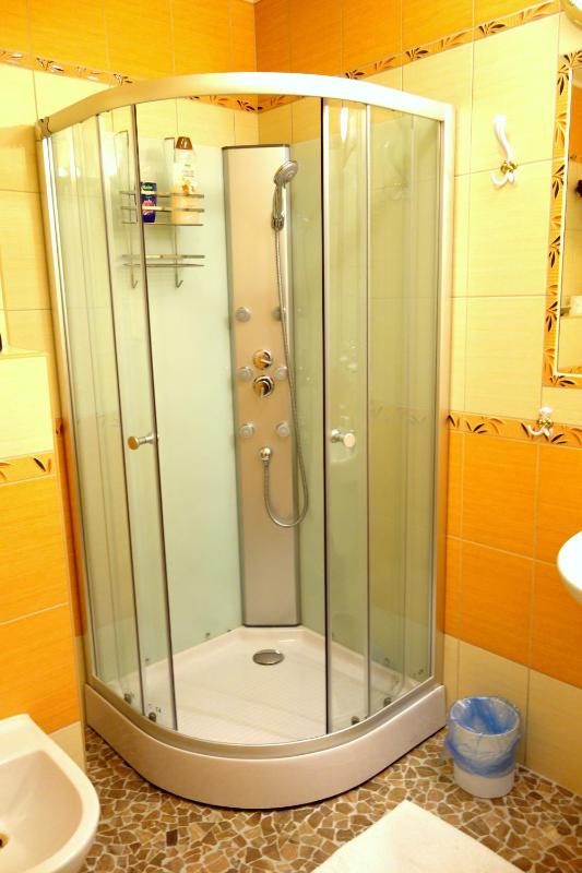 One-Bedroom Apartment with Balcony image 2