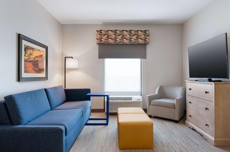 One-Bedroom King Suite - Non-Smoking image 3