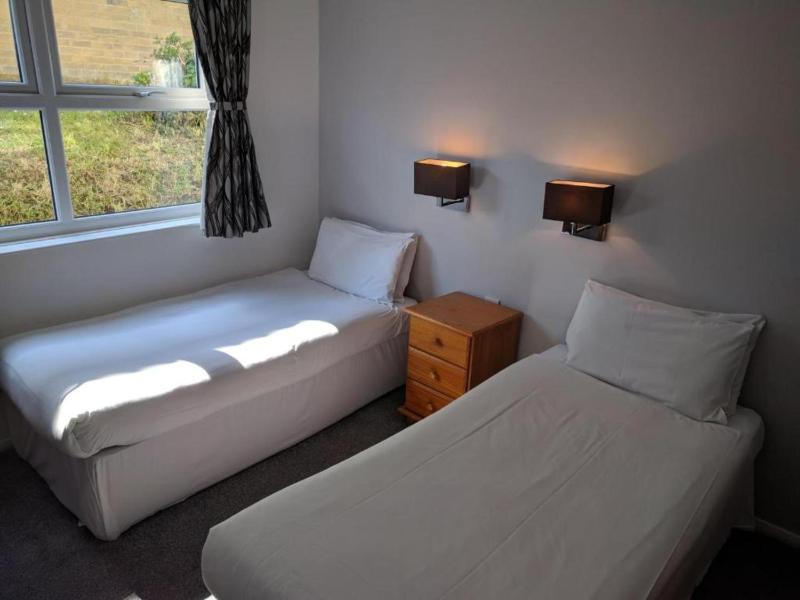 Standard Twin Room image 1