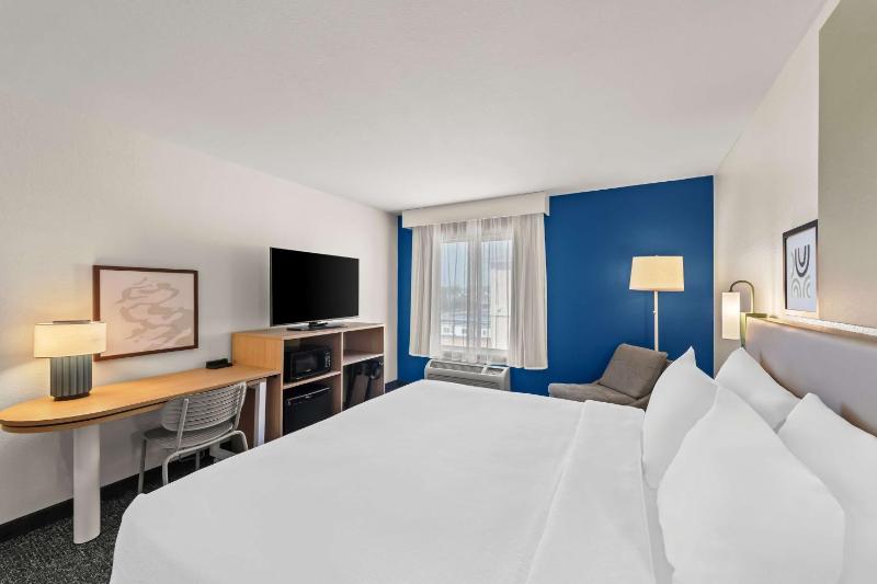 King Room image 3