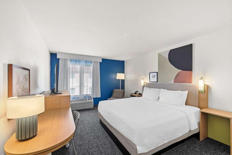 King Room image 4